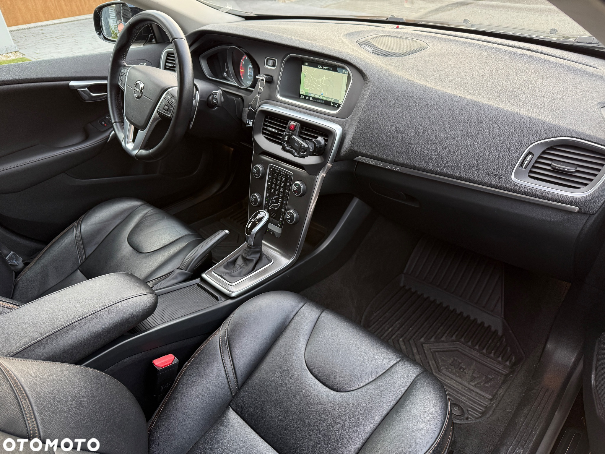 Volvo V40 Cross Country T5 AWD Drive-E Summum - 10