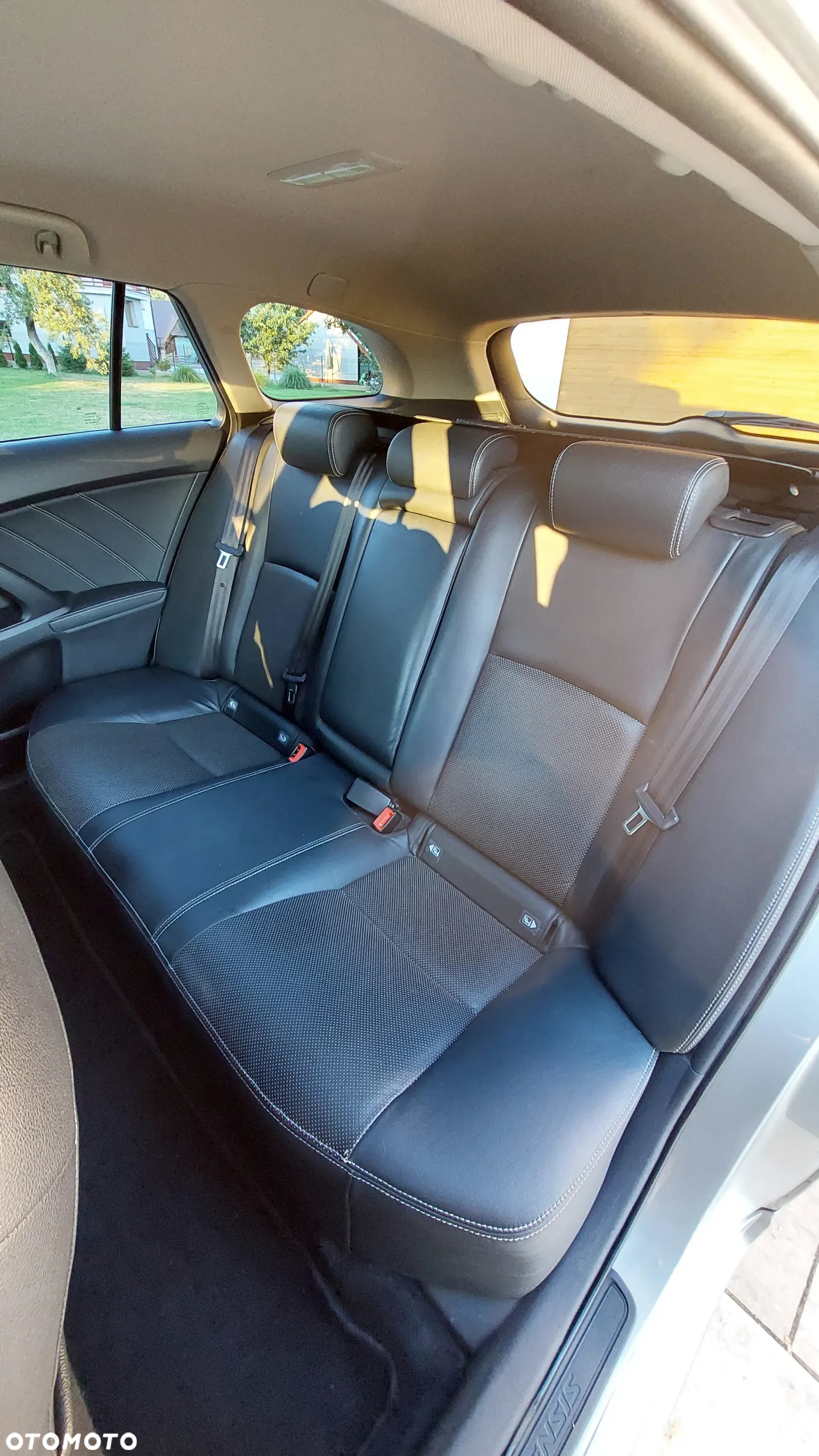 Toyota Avensis - 16
