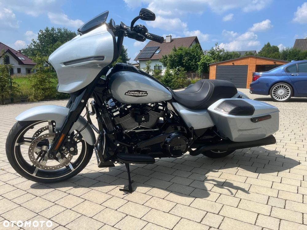 Harley-Davidson Touring Street Glide - 4