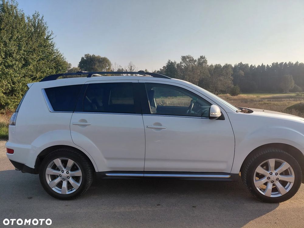 Mitsubishi Outlander 2011 photo 3