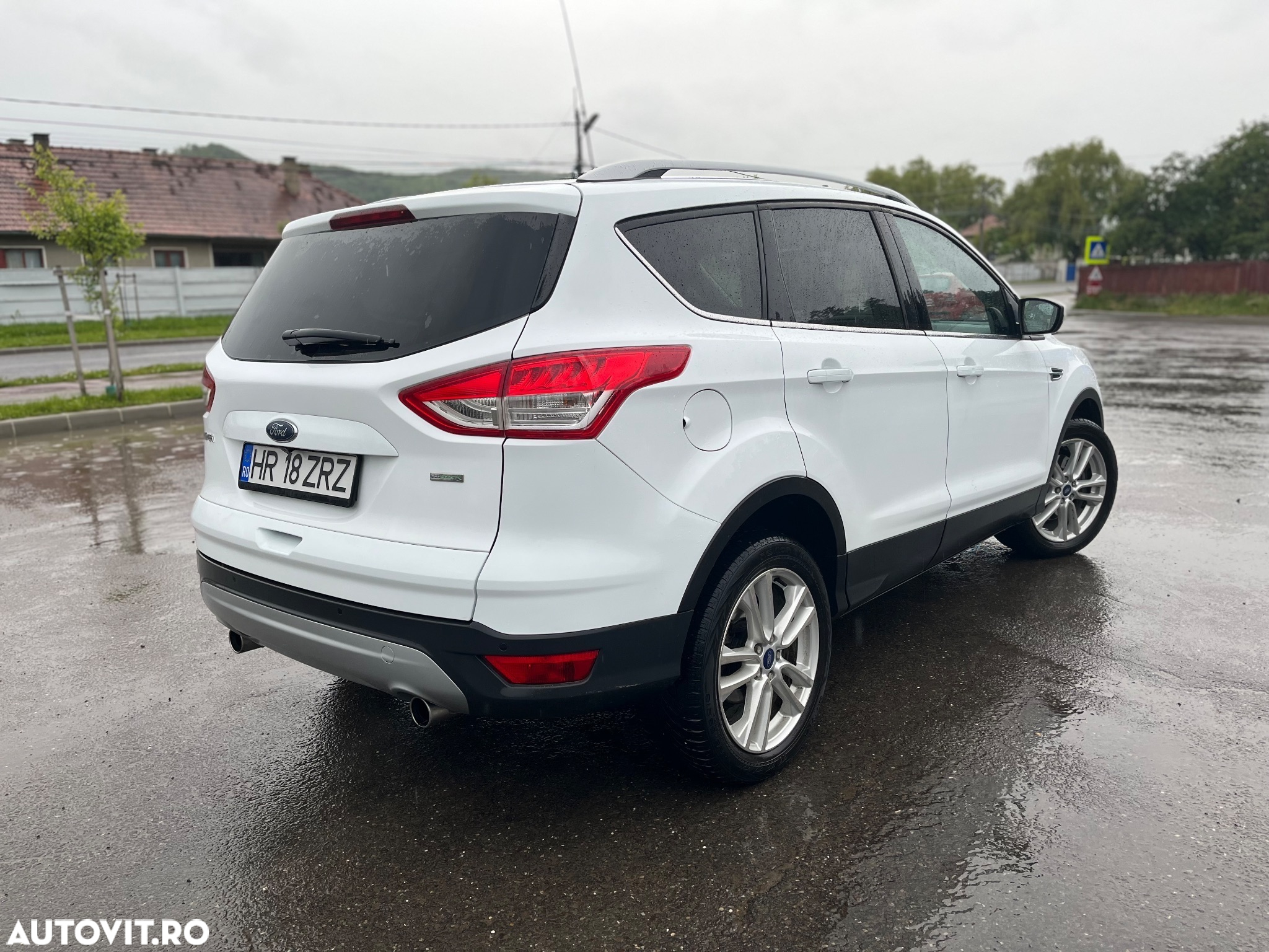 Ford Kuga - 11