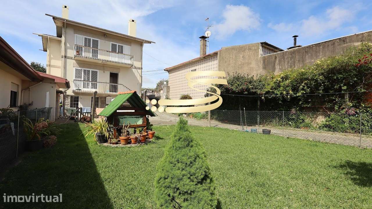 Moradia com anexos, garagem e excelente área de terreno - Grande imagem: 2/14