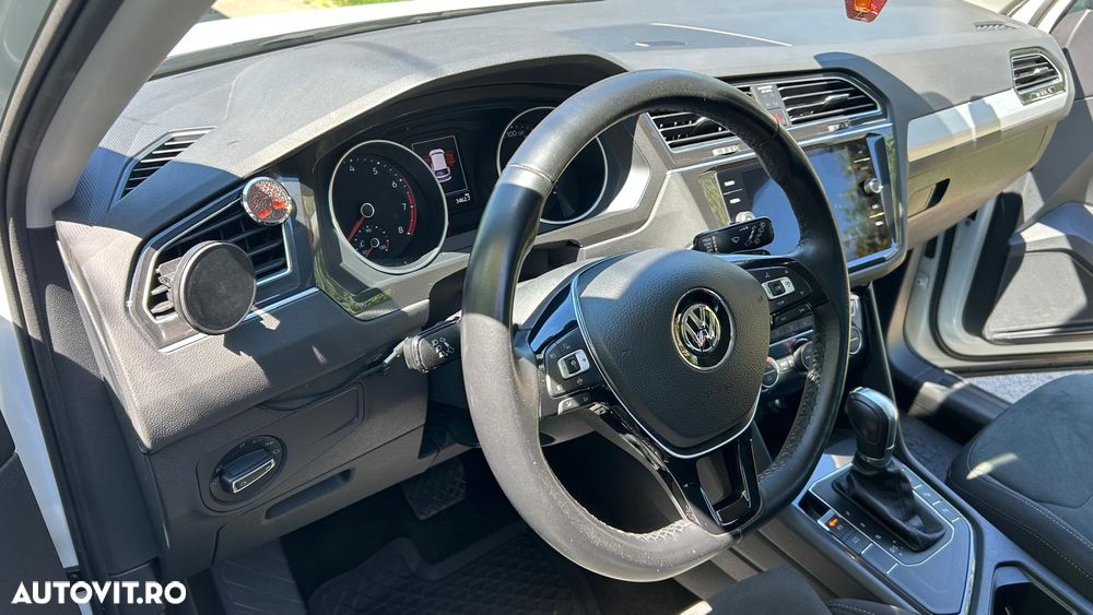 Volkswagen Tiguan - 9