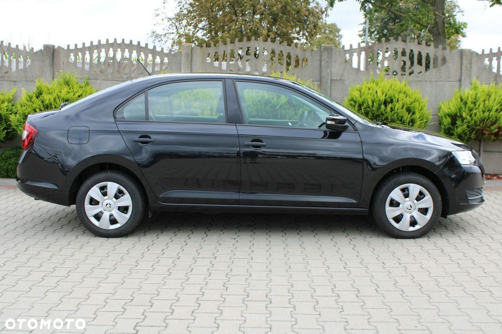 Skoda RAPID - 12