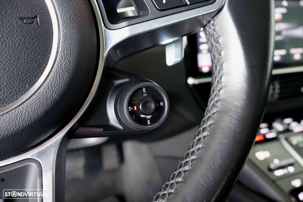 Porsche Cayenne Coupé E-Hybrid - 24