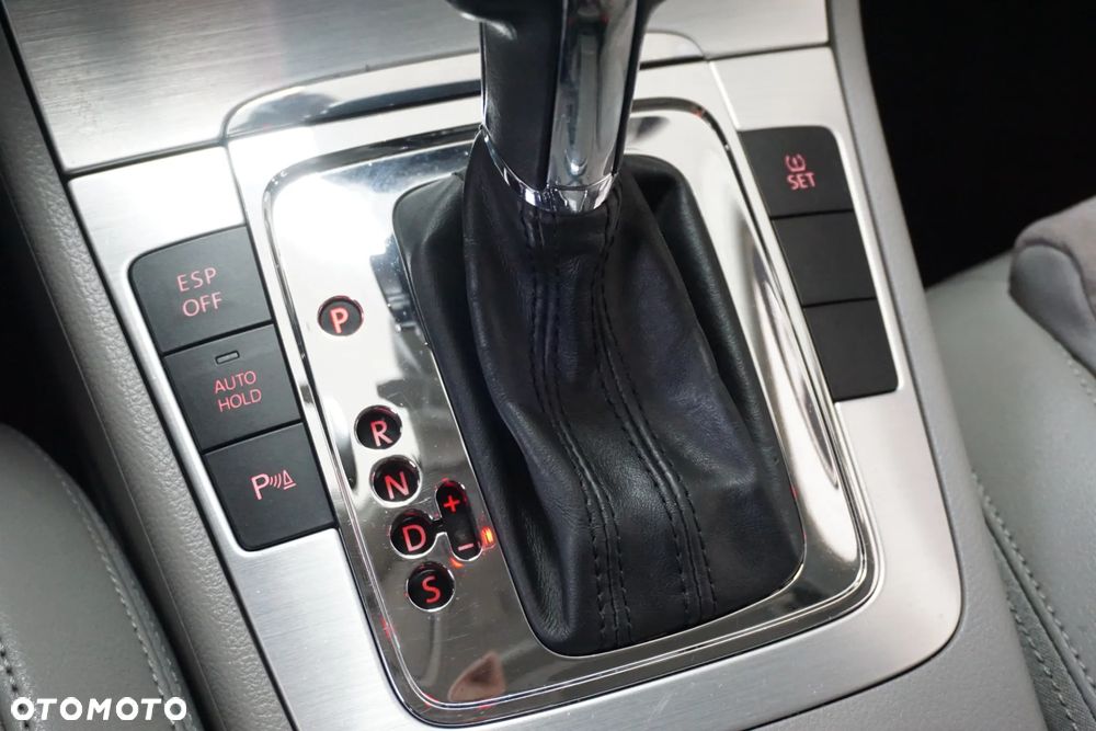 Volkswagen Passat Variant 2.0 TDI DSG Highline - 36