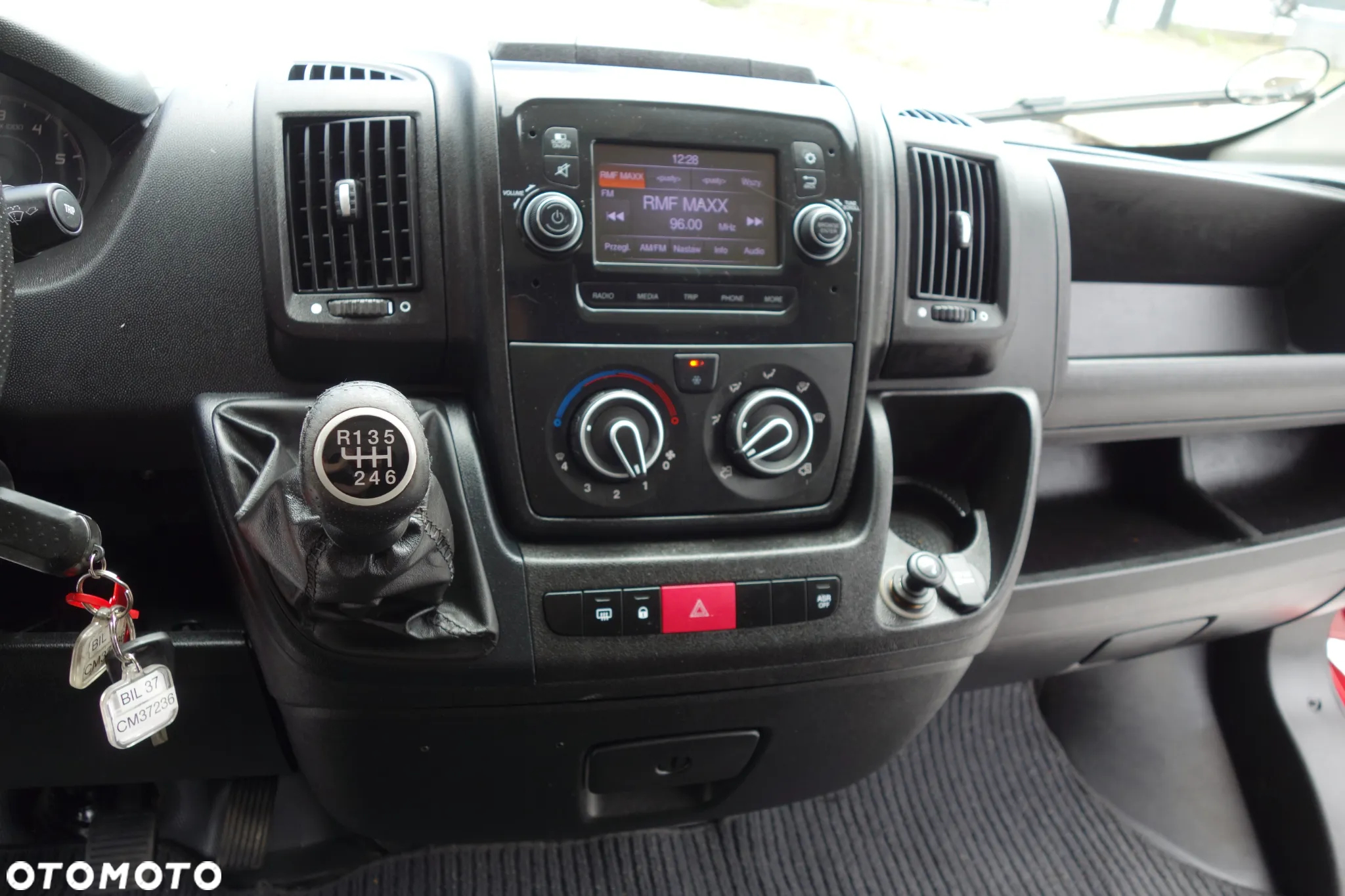 Peugeot Boxer 2.2 Bluehdi 120 KM  L2H1  Kamera  Klima Webasto - 27