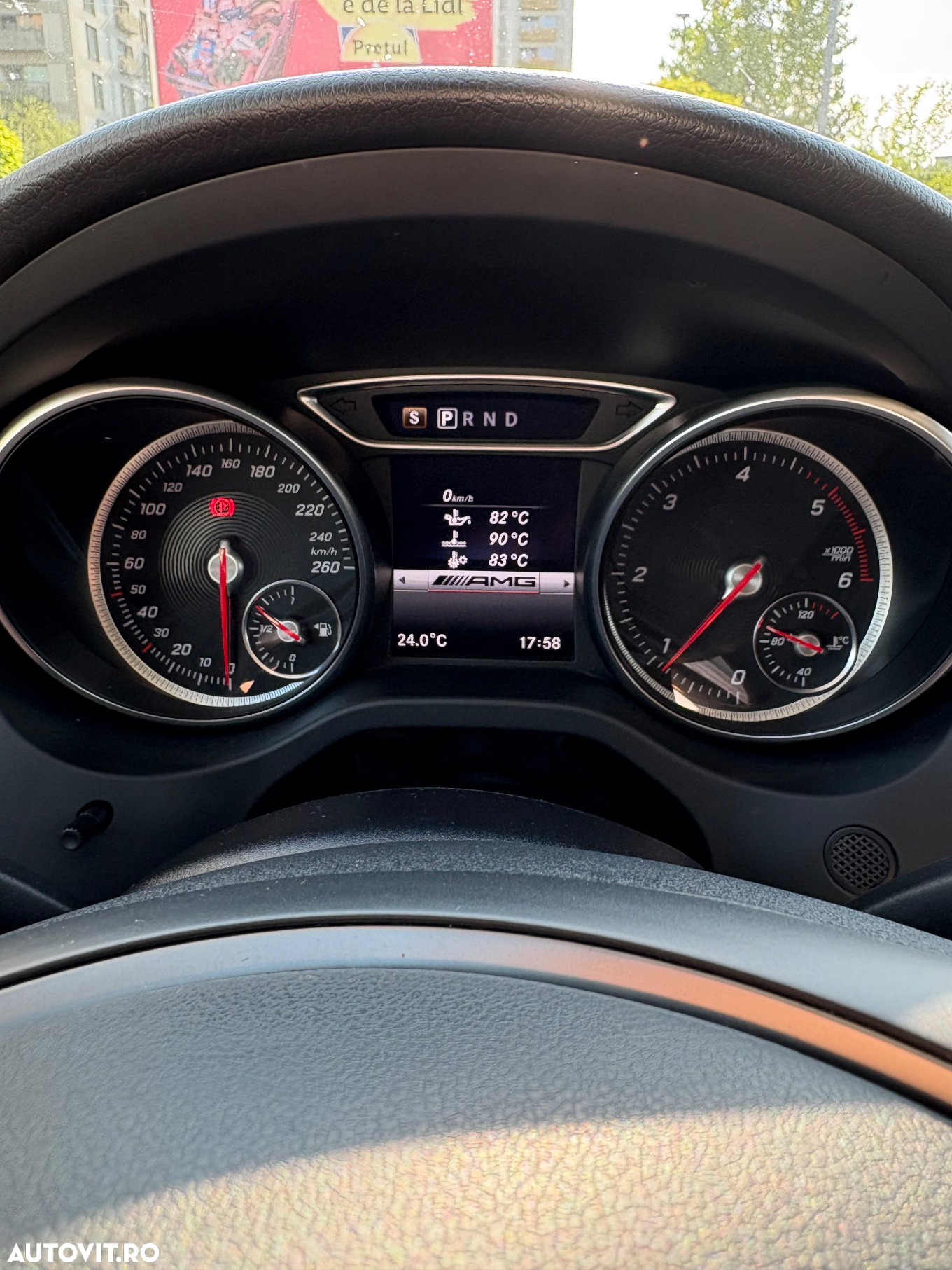 Mercedes-Benz GLA - 15