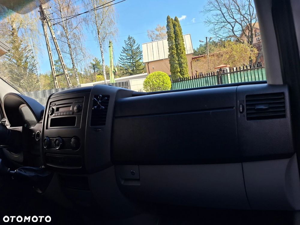 Mercedes-Benz Sprinter - 13