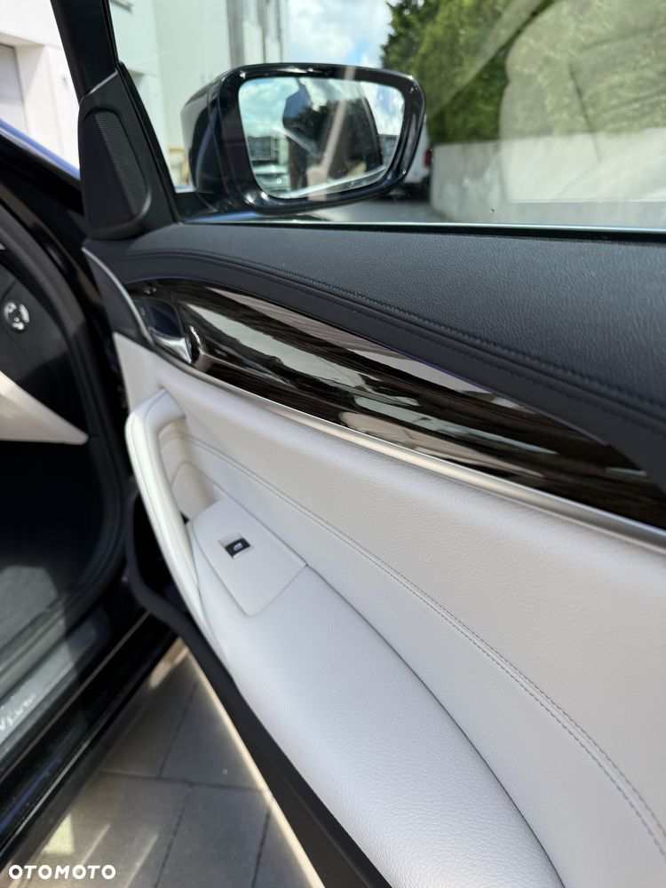 BMW Seria 5 520d xDrive Luxury Line - 14