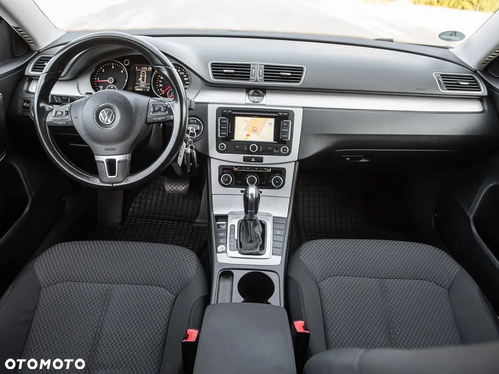 Volkswagen Passat - 26