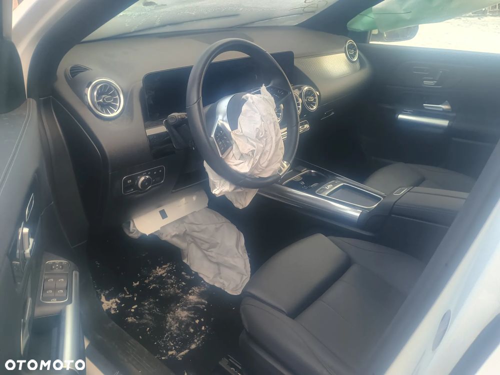 Mercedes-Benz GLA 250 4Matic 8G-DCT Style - 13