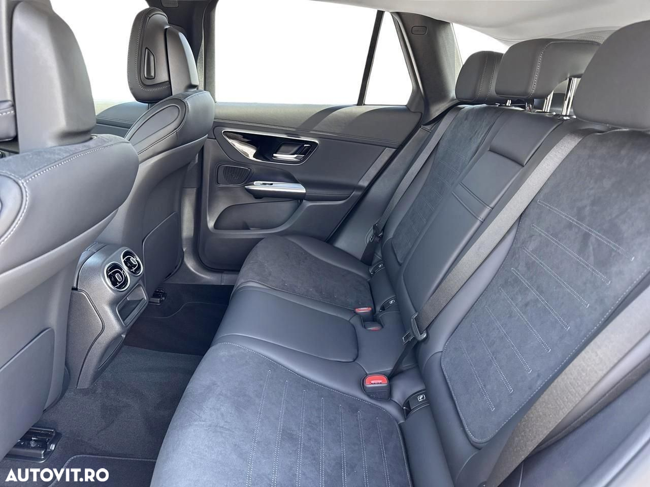 Mercedes-Benz GLC 300 e 4MATIC - 11