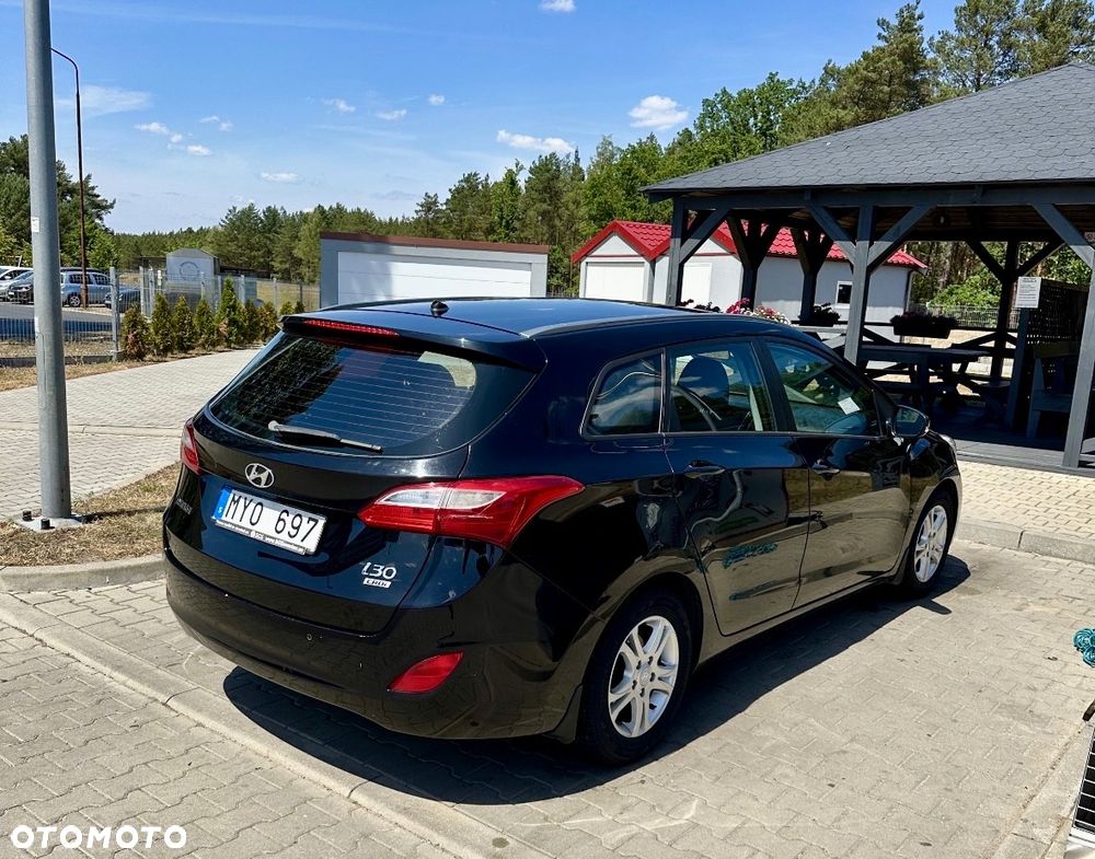 Hyundai i30 ver-kombi-1-6-crdi-passion - 3