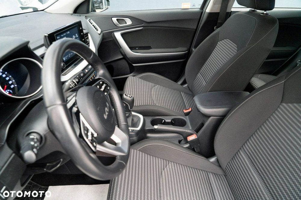 Kia Ceed 1.5 T-GDI M - 21