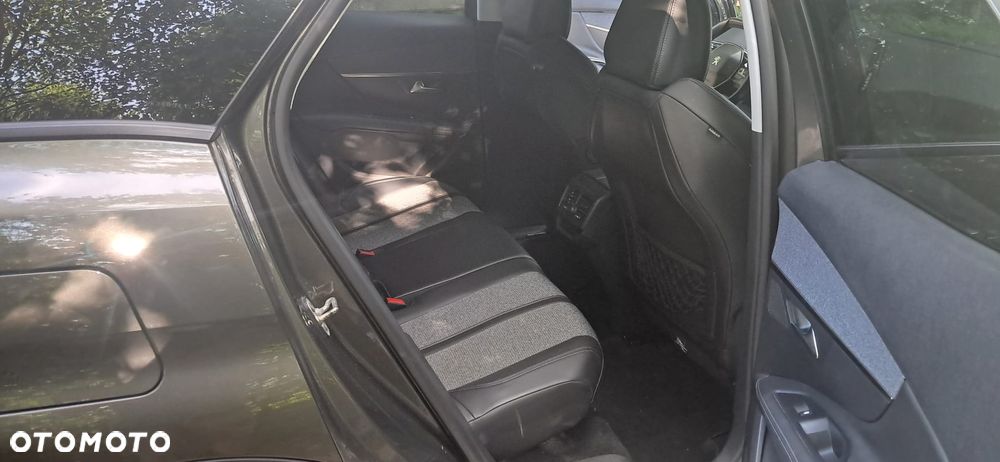 Peugeot 3008 1.2 PureTech Allure S&S EAT6 - 17