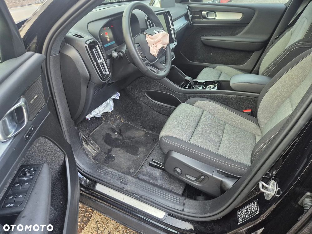 Volvo XC 40 - 25