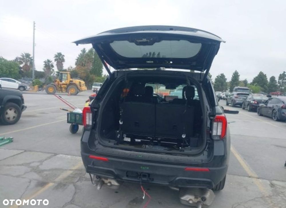 Ford Explorer - 6