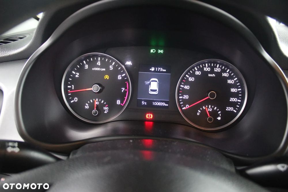 Kia Rio 1.4 L - 12
