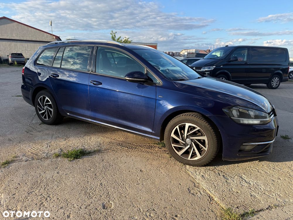 Volkswagen Golf - 1