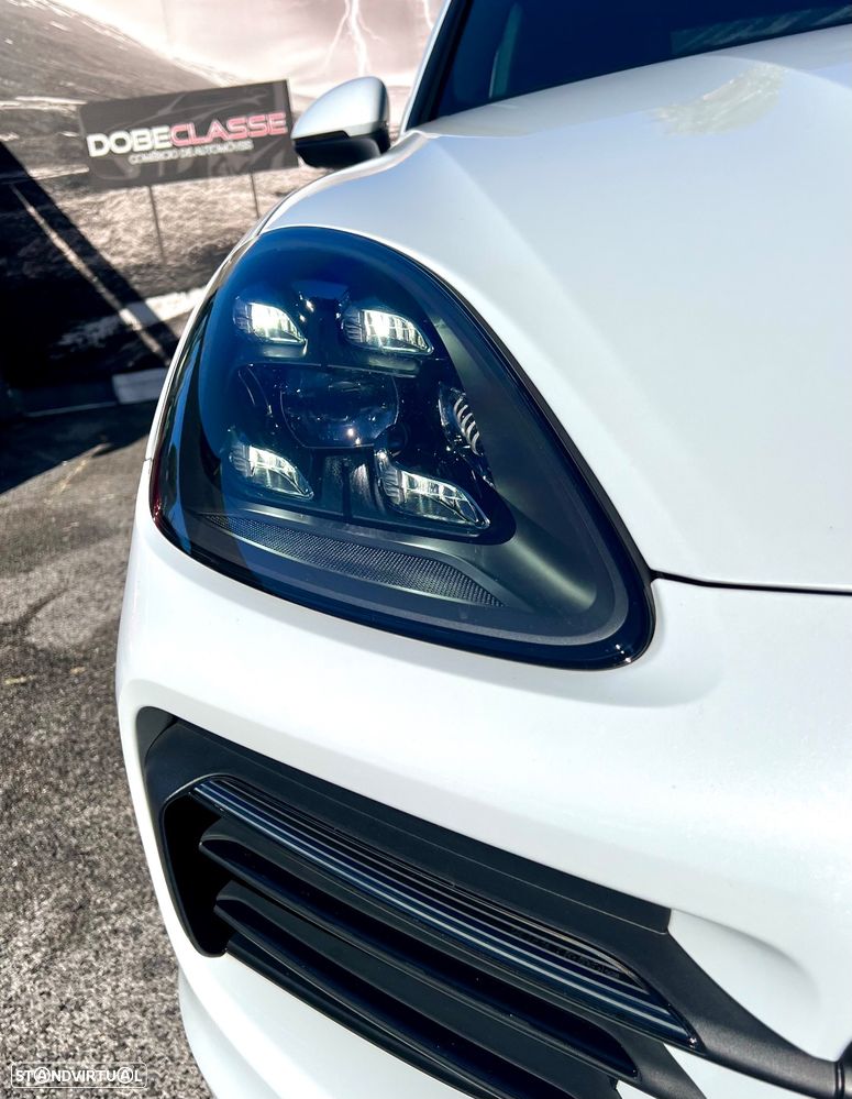 Porsche Cayenne Coupé E-Hybrid - 7