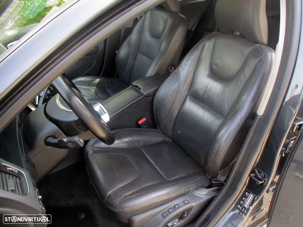 Volvo V60 DRIVe Momentum - 13