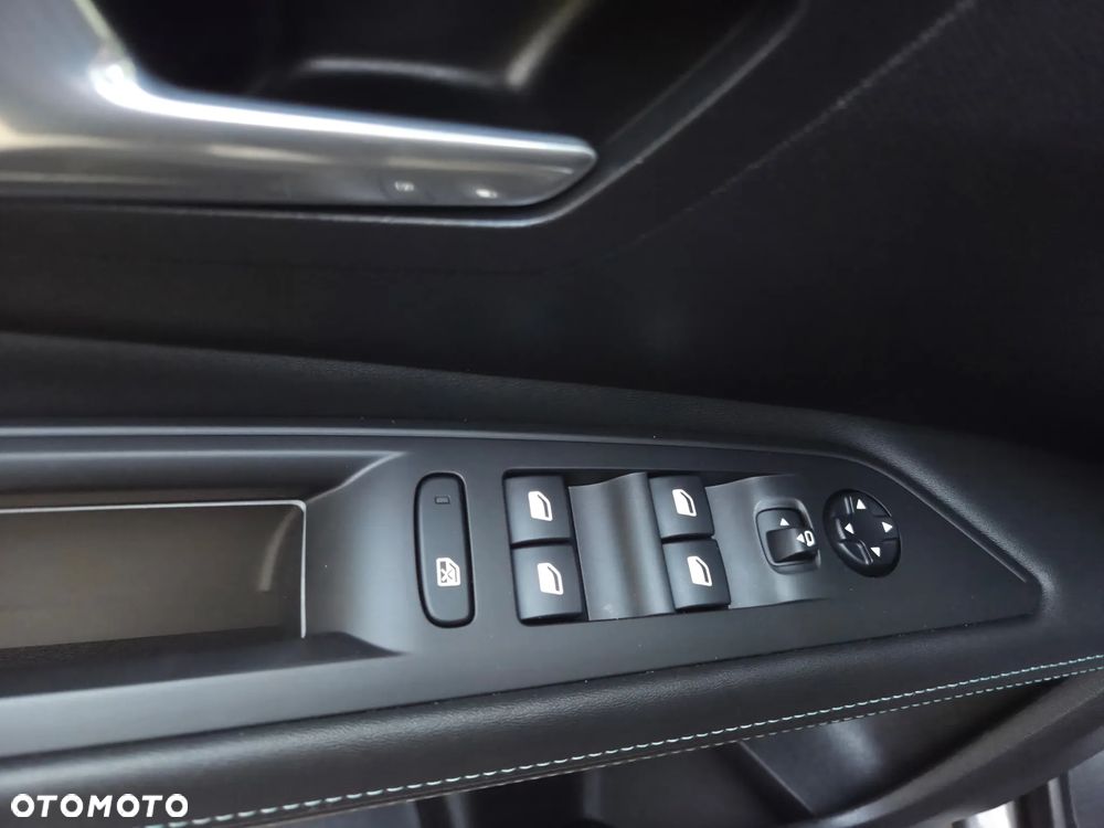 Peugeot 3008 1.5 BlueHDi Allure Pack S&S EAT8 - 19