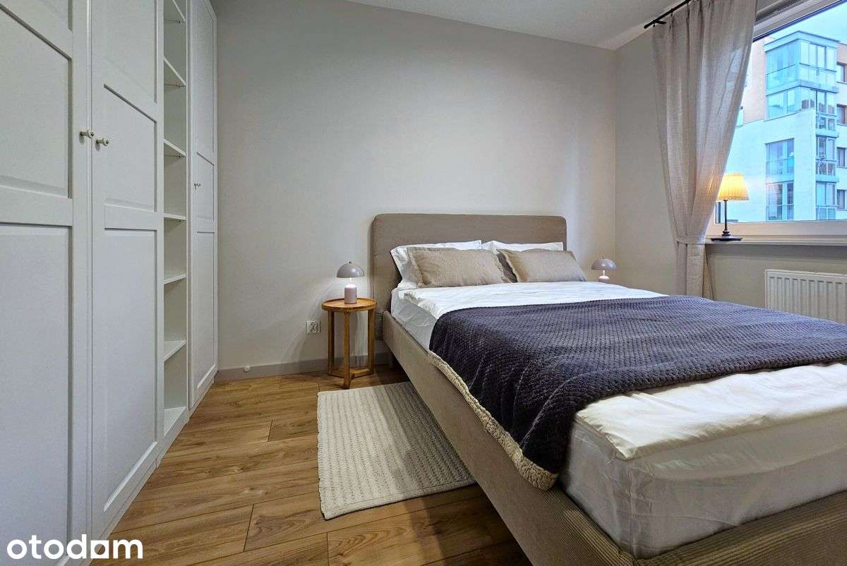 Dwa pokoje z balkonem dla pierwszego najemcy.