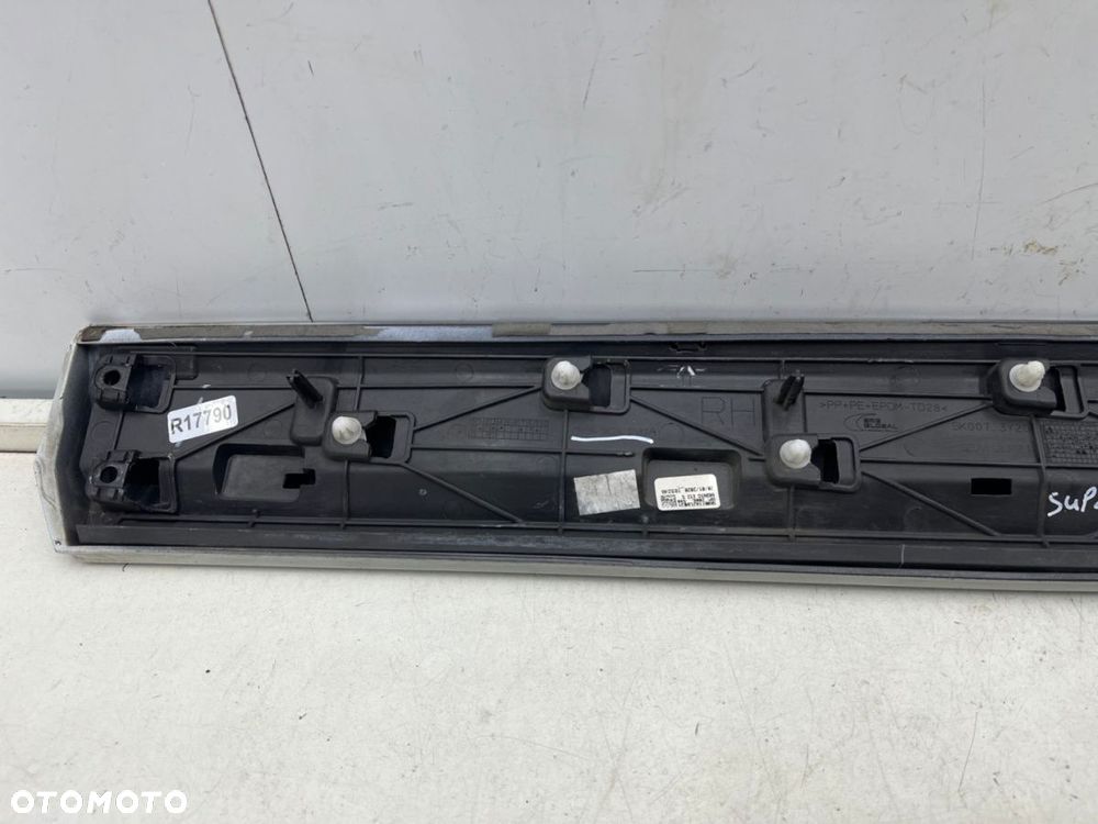 Listwa Skoda Superb 3 III sedan kombi 15-24r. prawa tylna listwa dolna drzwi prawy tył 3v0853596a - 11