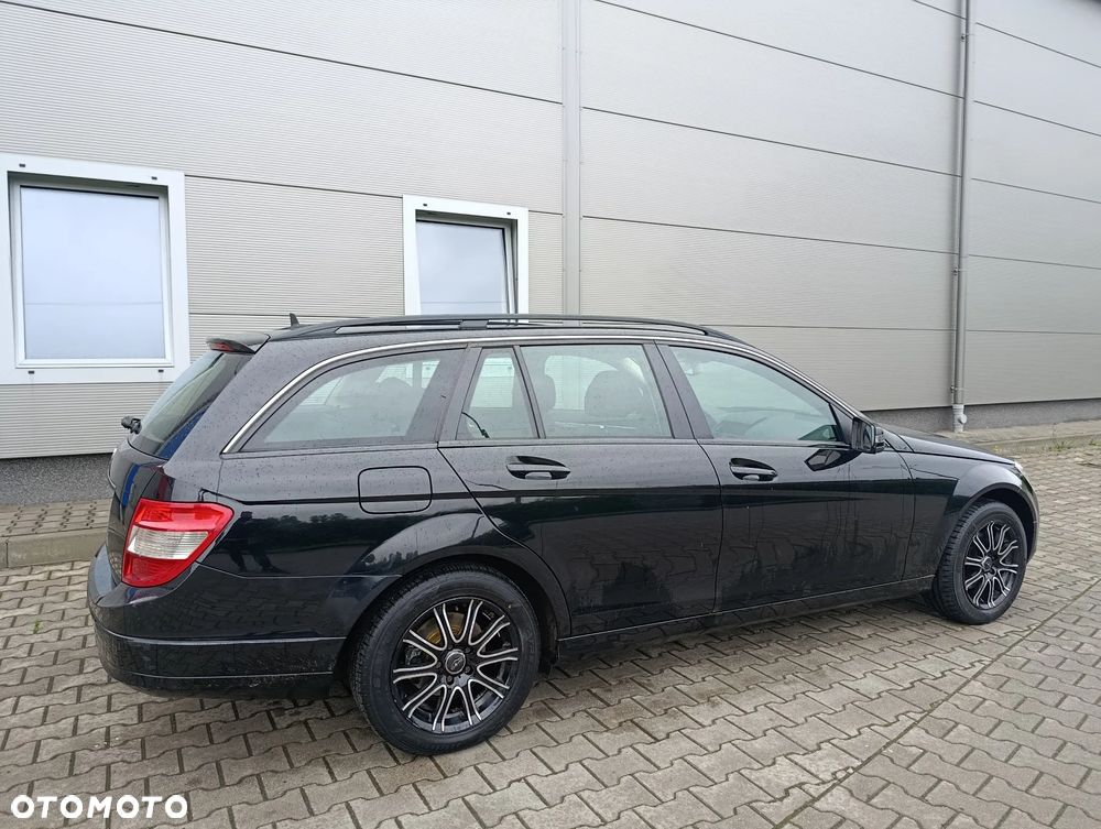 Mercedes-Benz Klasa C 200 CDI DPF (BlueEFFICIENCY) Elegance - 17