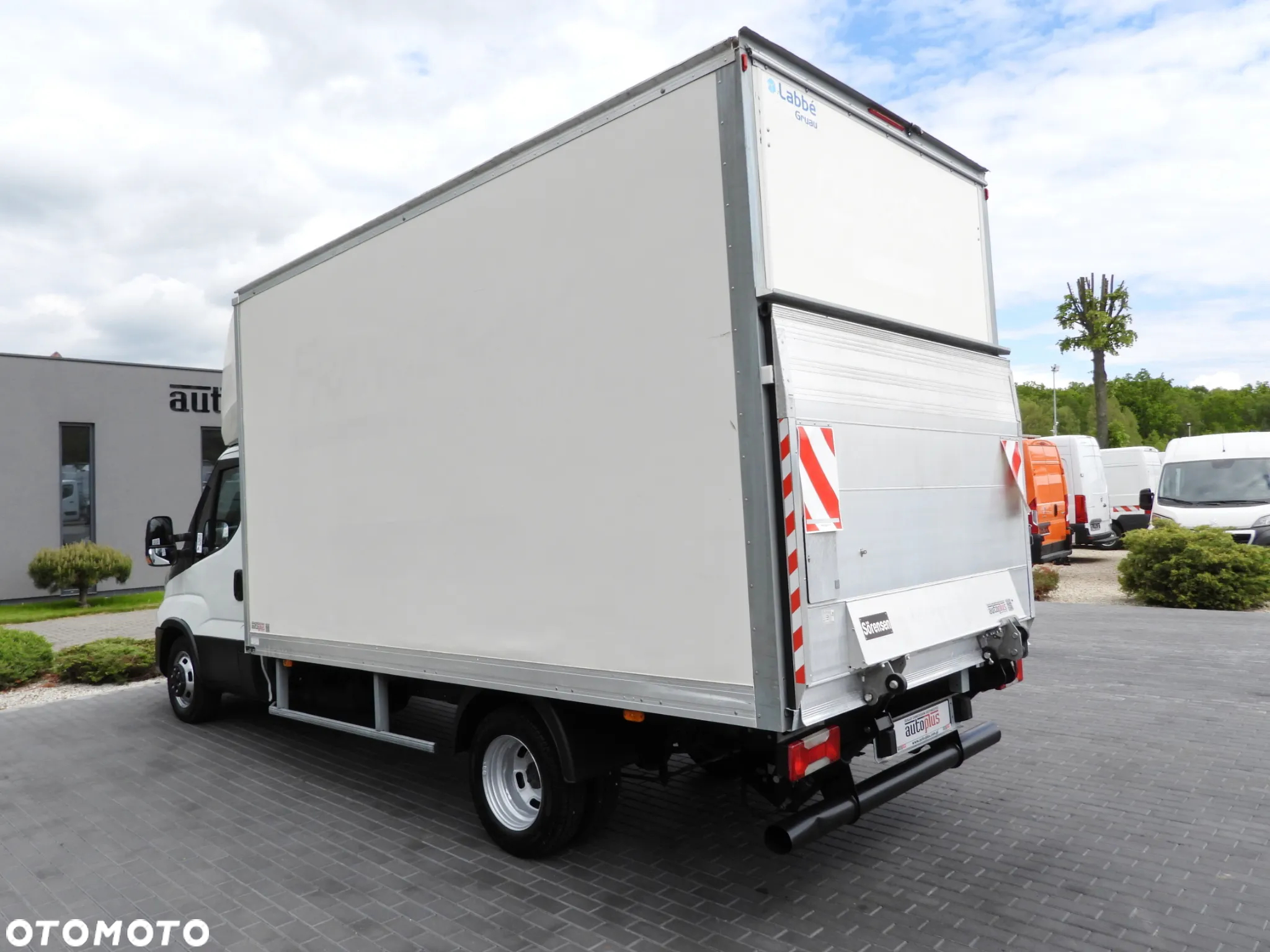 Iveco DAILY 35C16 KONTENER WINDA 8 PALET TEMPOMAT BLIŹNIACZE KOŁA KLIMATYZACJA 160KM [ 654837 ] - 11