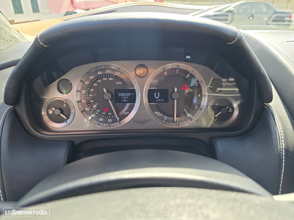 Aston Martin Virage Coupe - 13