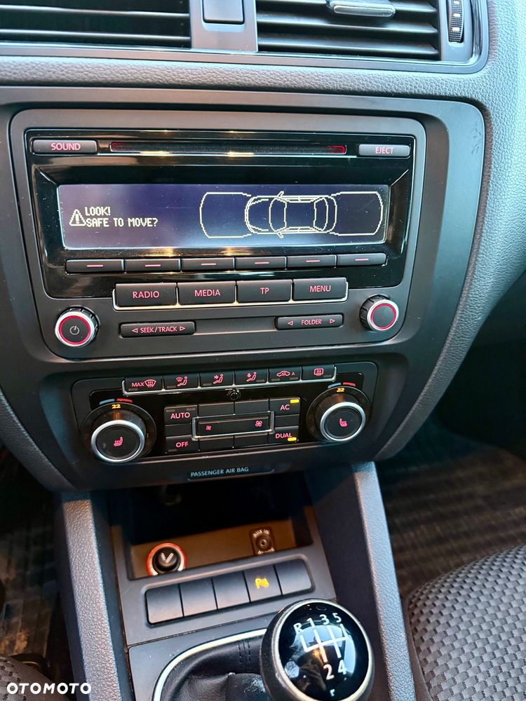 Volkswagen Jetta - 6