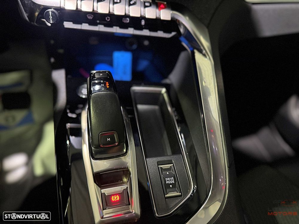 Peugeot 3008 1.2 PureTech Allure Pack EAT8 - 30