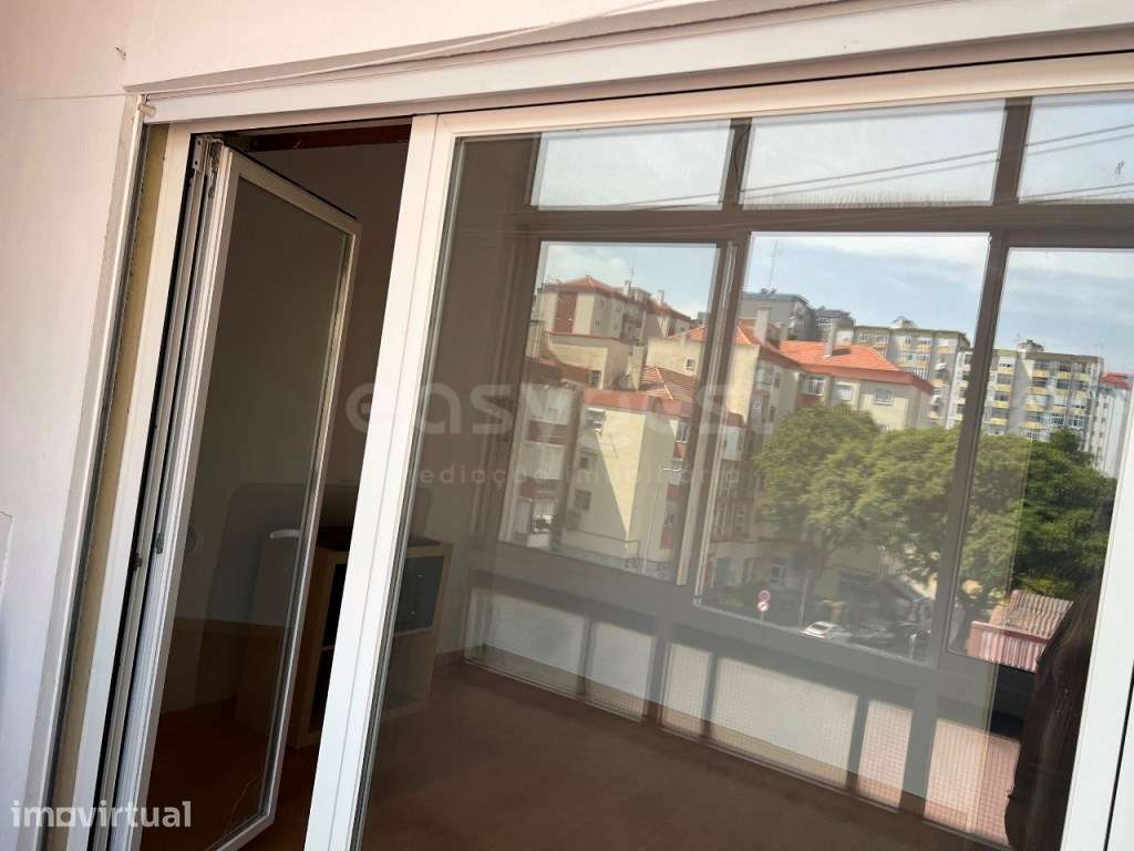 T1+1 na Reboleira | Uma casa para transformar à sua medida - Grande imagem: 4/22