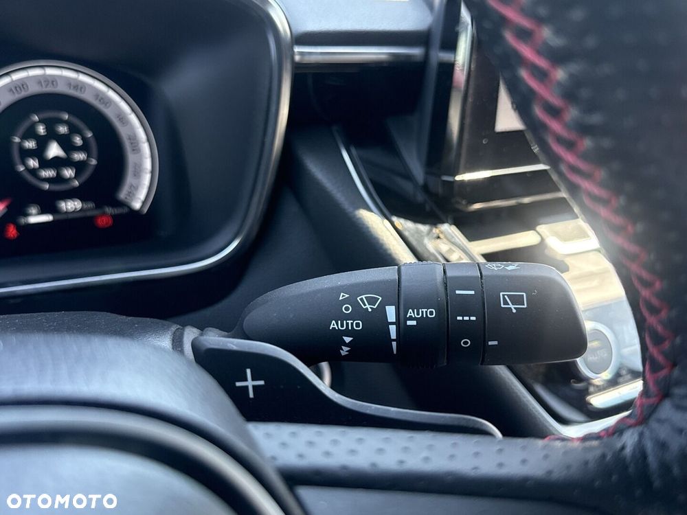 Toyota Corolla 2.0 Hybrid GR Sport Dynamic - 17