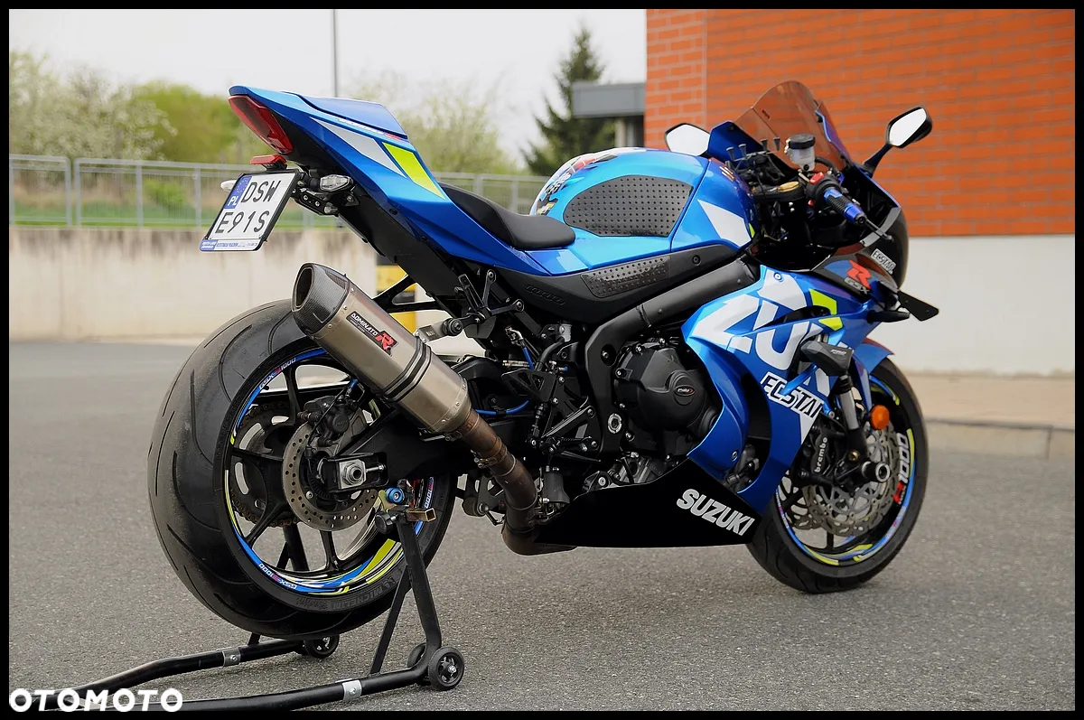 Suzuki GSX-R - 22