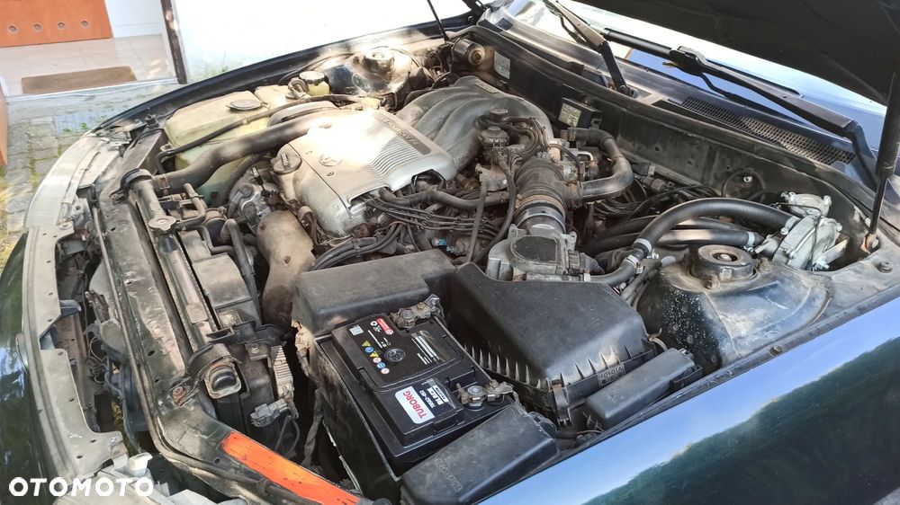 Toyota Camry 3.0 V6 LE - 27