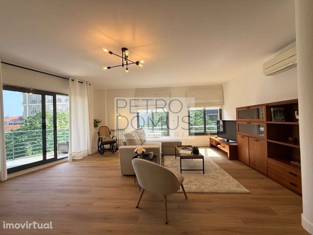 Elegante T3 no Saldanha com Garagem - Mobilado e Equipado - Grande imagem: 4/30