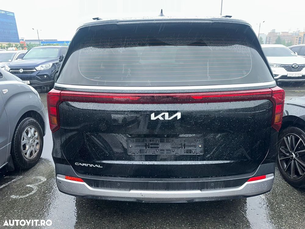 KIA Carnival 2024 — imagine 5