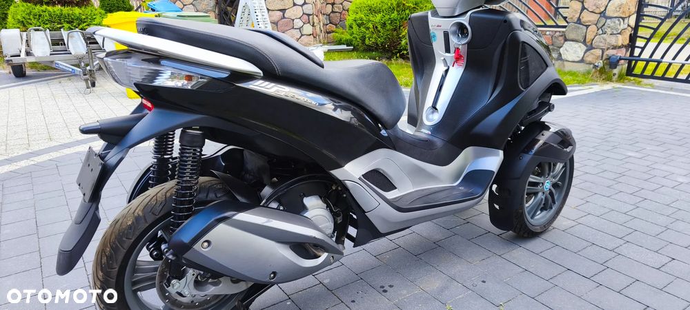 Piaggio MP-3 - 8