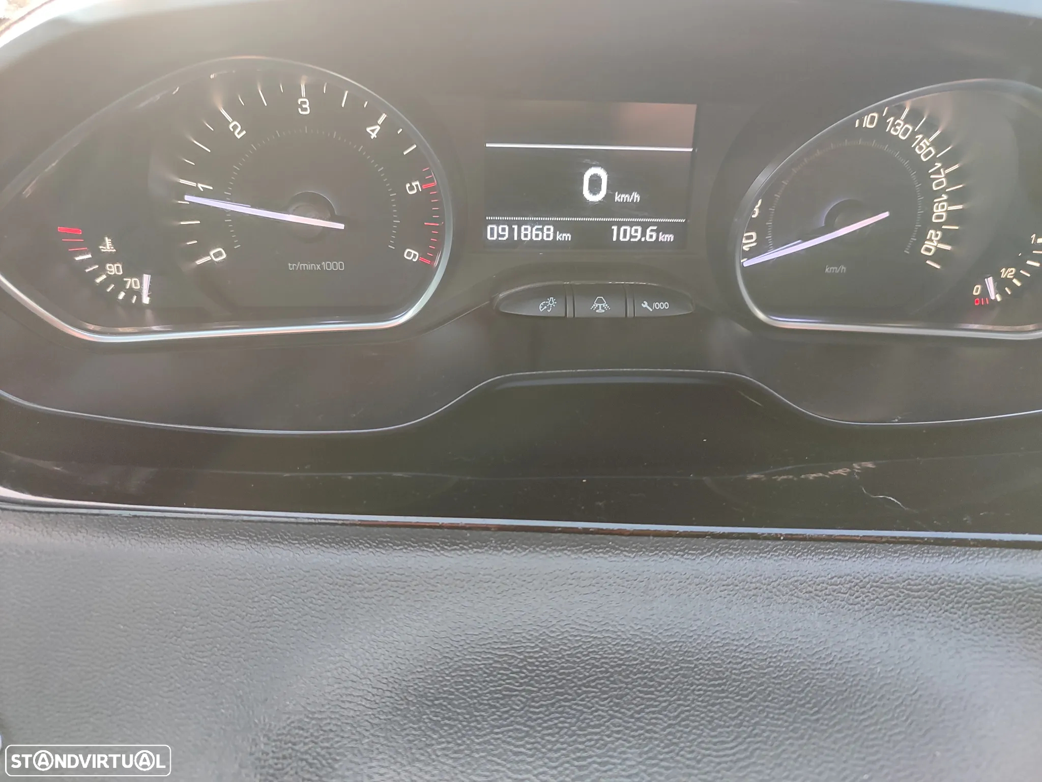 Peugeot 2008 1.6 BlueHDi Allure - 12