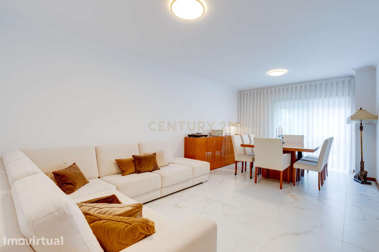 T2+2 Duplex c/ Sótão amplo (248m²) | S. Félix Marinha - Grande imagem: 2/33
