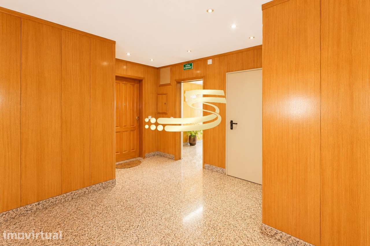Apartamento T1 em São Felix Da Marinha - Grande imagem: 2/9