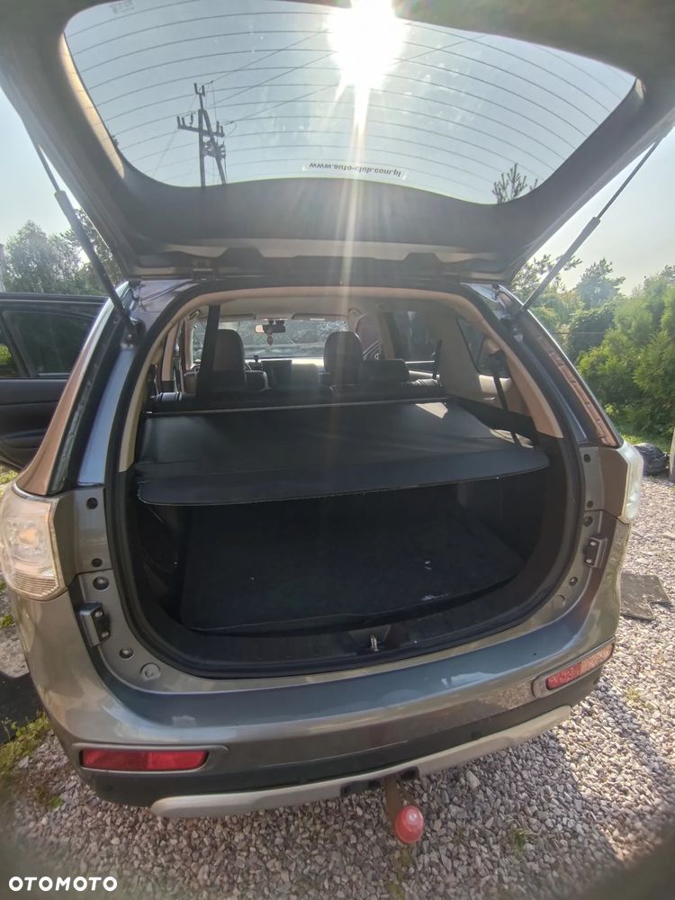 Mitsubishi Outlander - 11