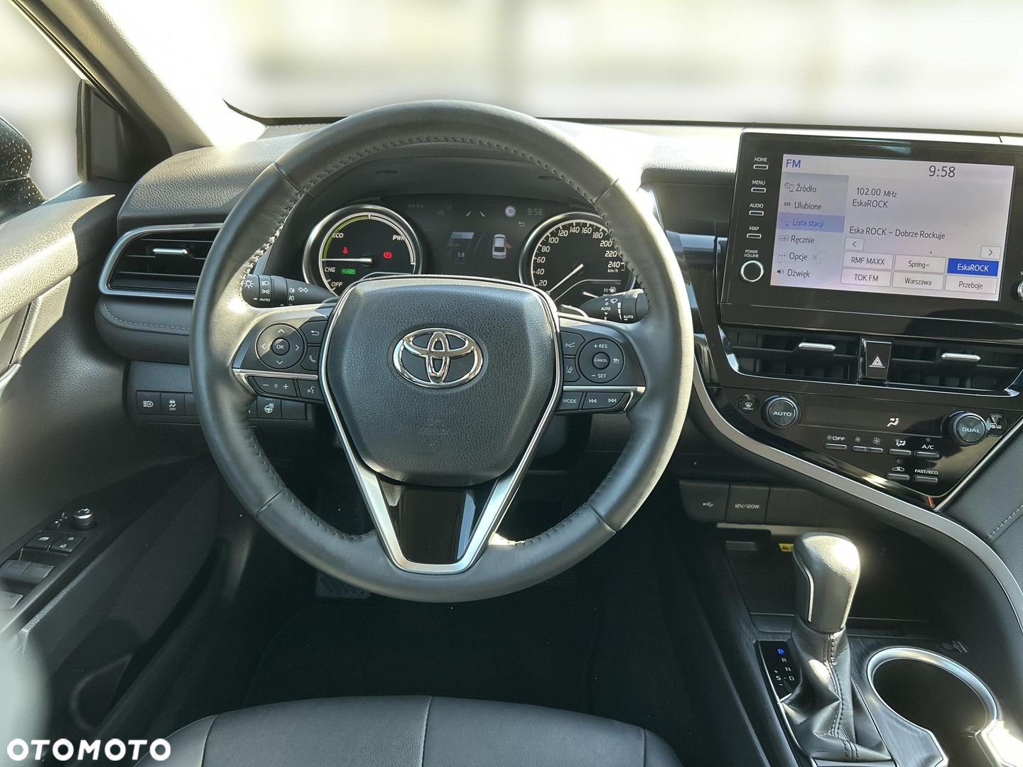 Toyota Camry 2.5 Hybrid Executive CVT - 18