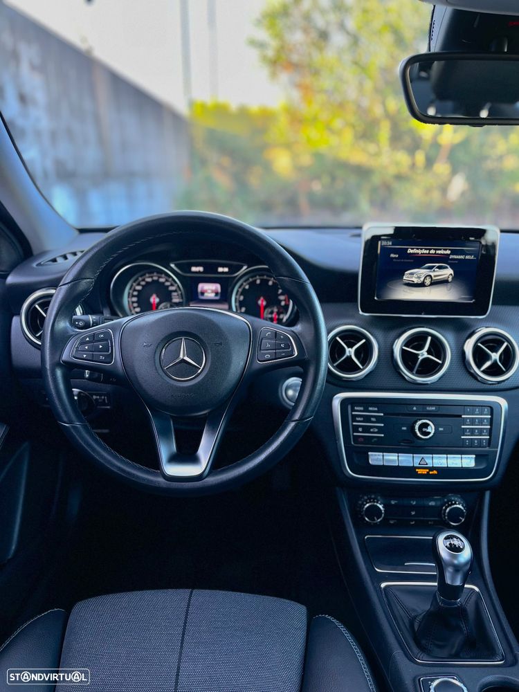 Mercedes-Benz GLA 180 Style - 6