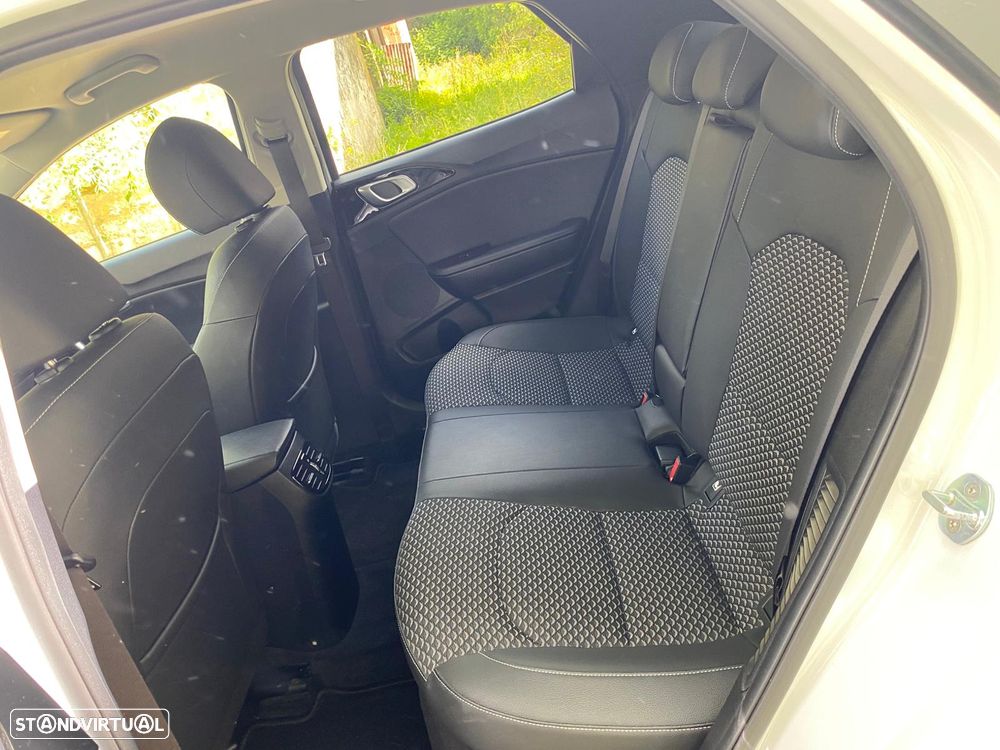 Kia XCeed 1.6 GDi PHEV Tech - 12