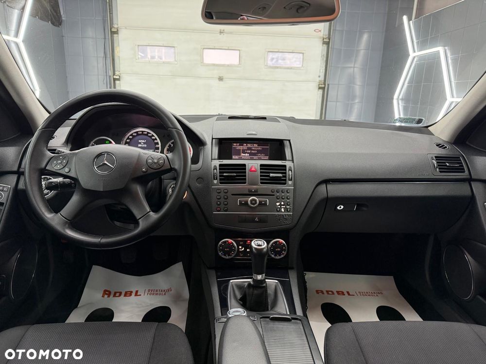 Mercedes-Benz Klasa C 220 CDI DPF (BlueEFFICIENCY) Elegance - 16