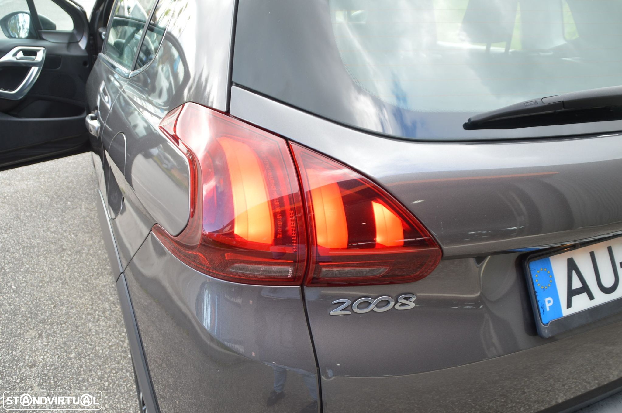 Peugeot 2008 1.2 PureTech Allure - 22